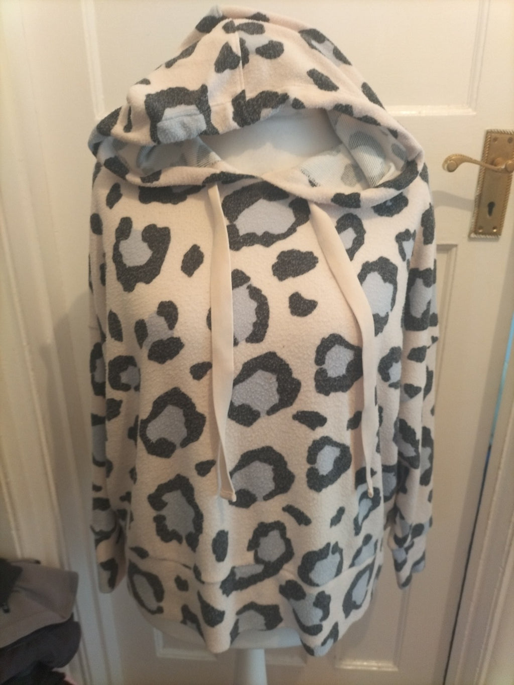 Ladies Tu Size 18 Petite Bobbling Heavy Animal Print Pullover Nightwear Hoodie