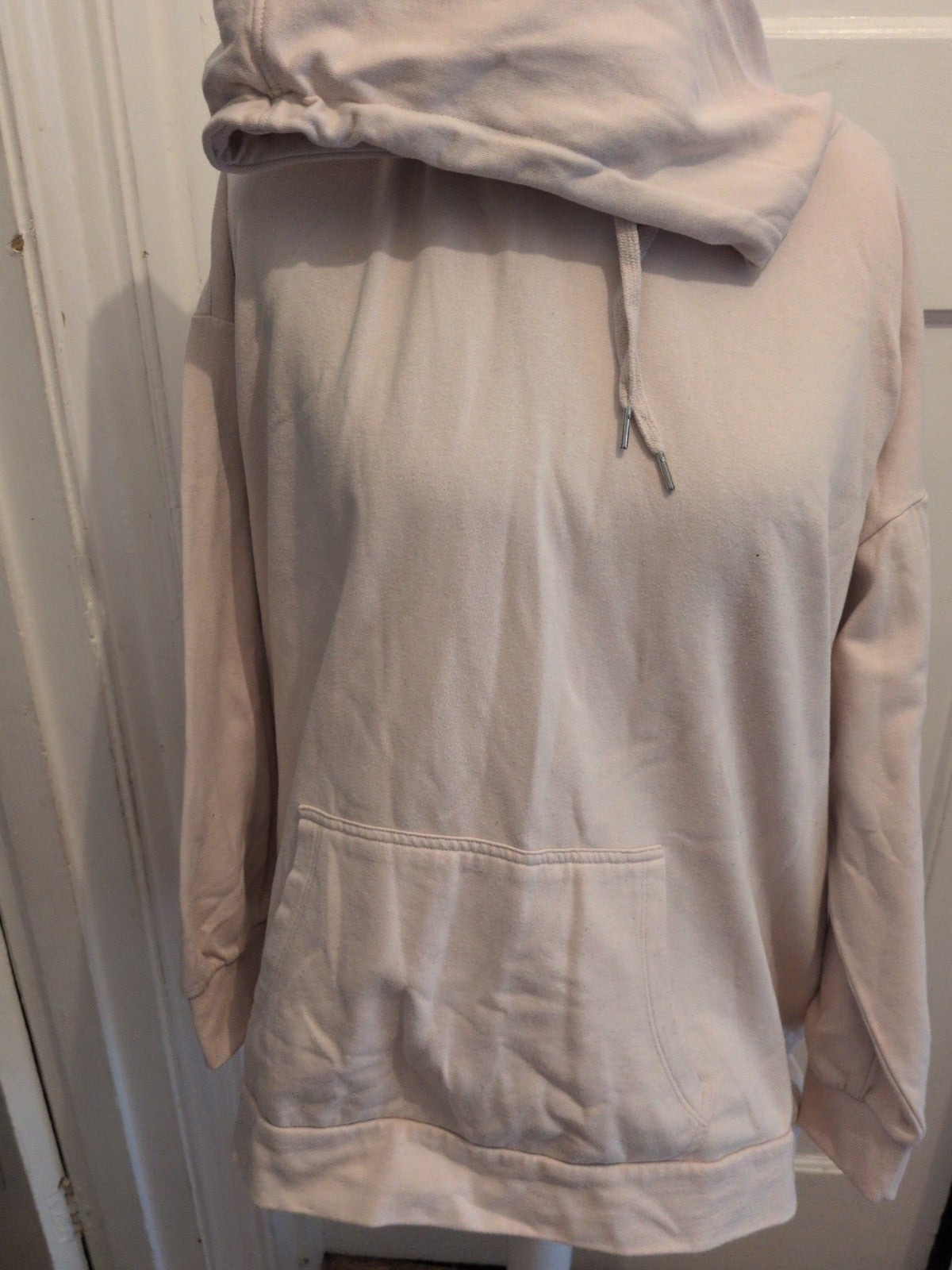 Tu 22 Cream Long Sleeve Pullover Hoodie