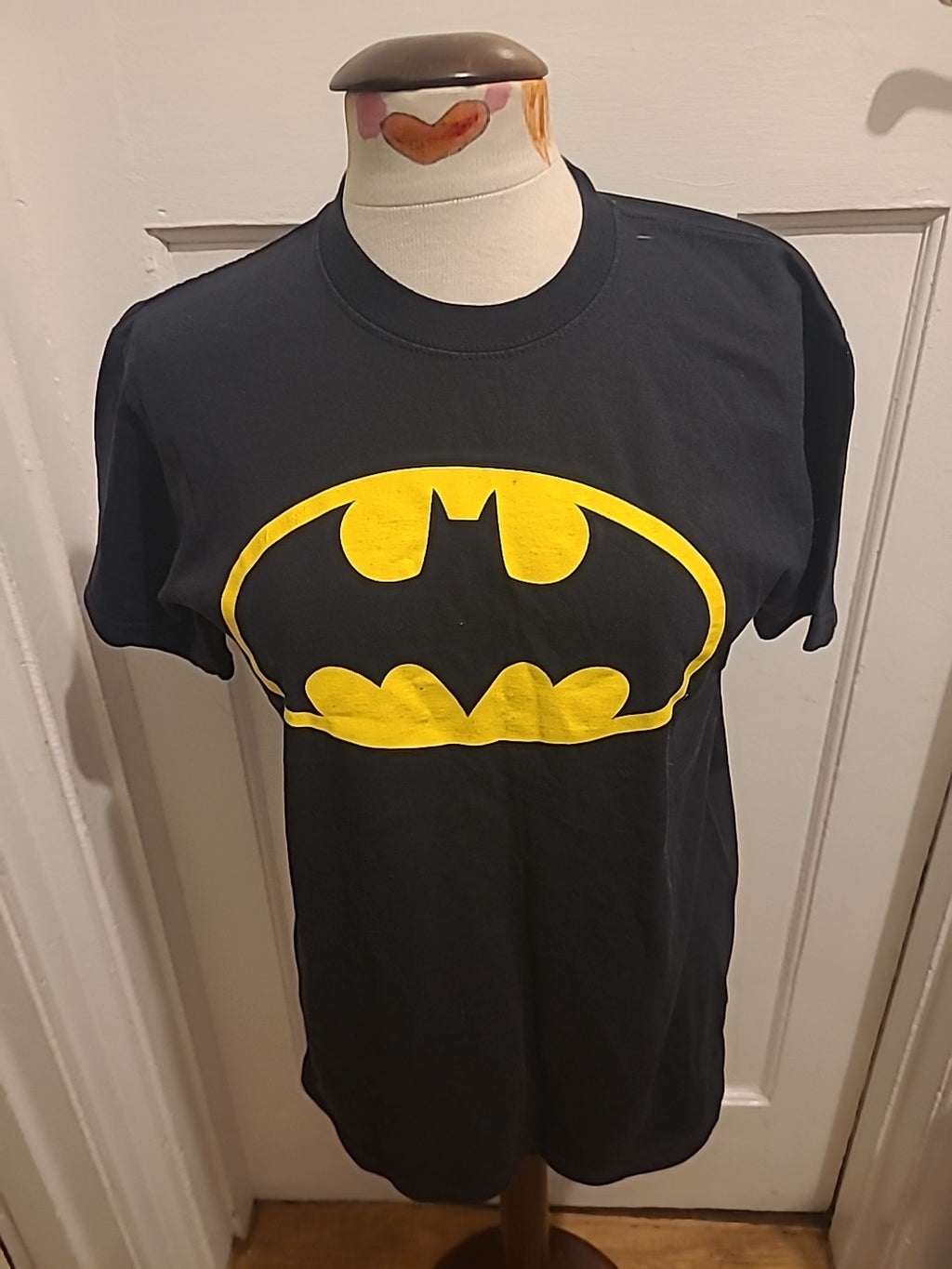 Mens Fruit Of The Loom Size Small Batman Short Sleeved Tshirt