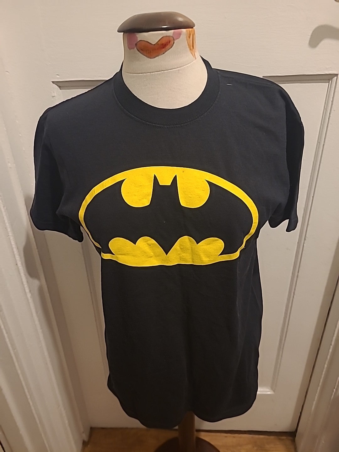 Mens Fruit Of The Loom Size Small Batman Short Sleeved Tshirt