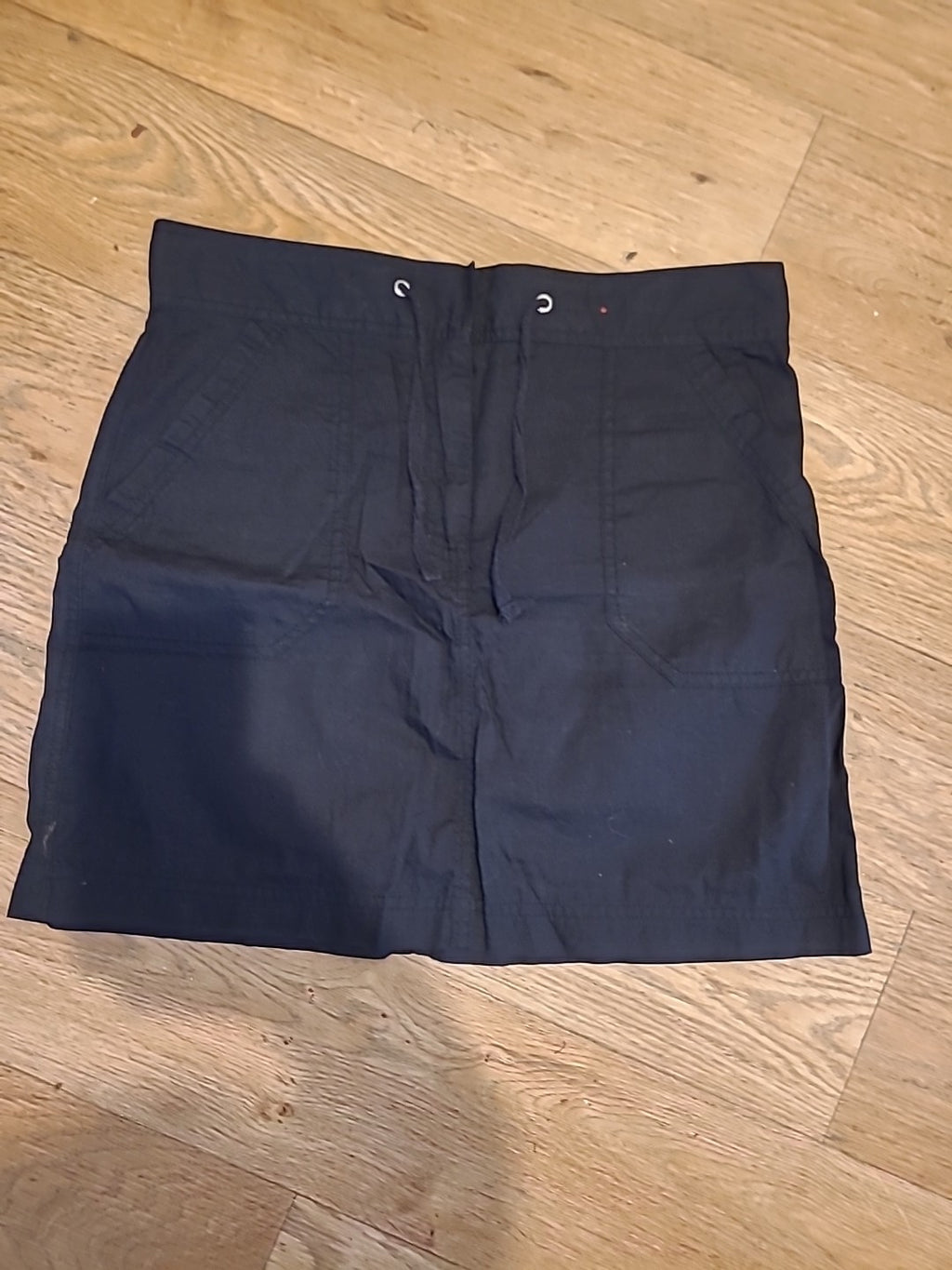 Ladies Denim&Co Size 8 Black Knee Length Skirt