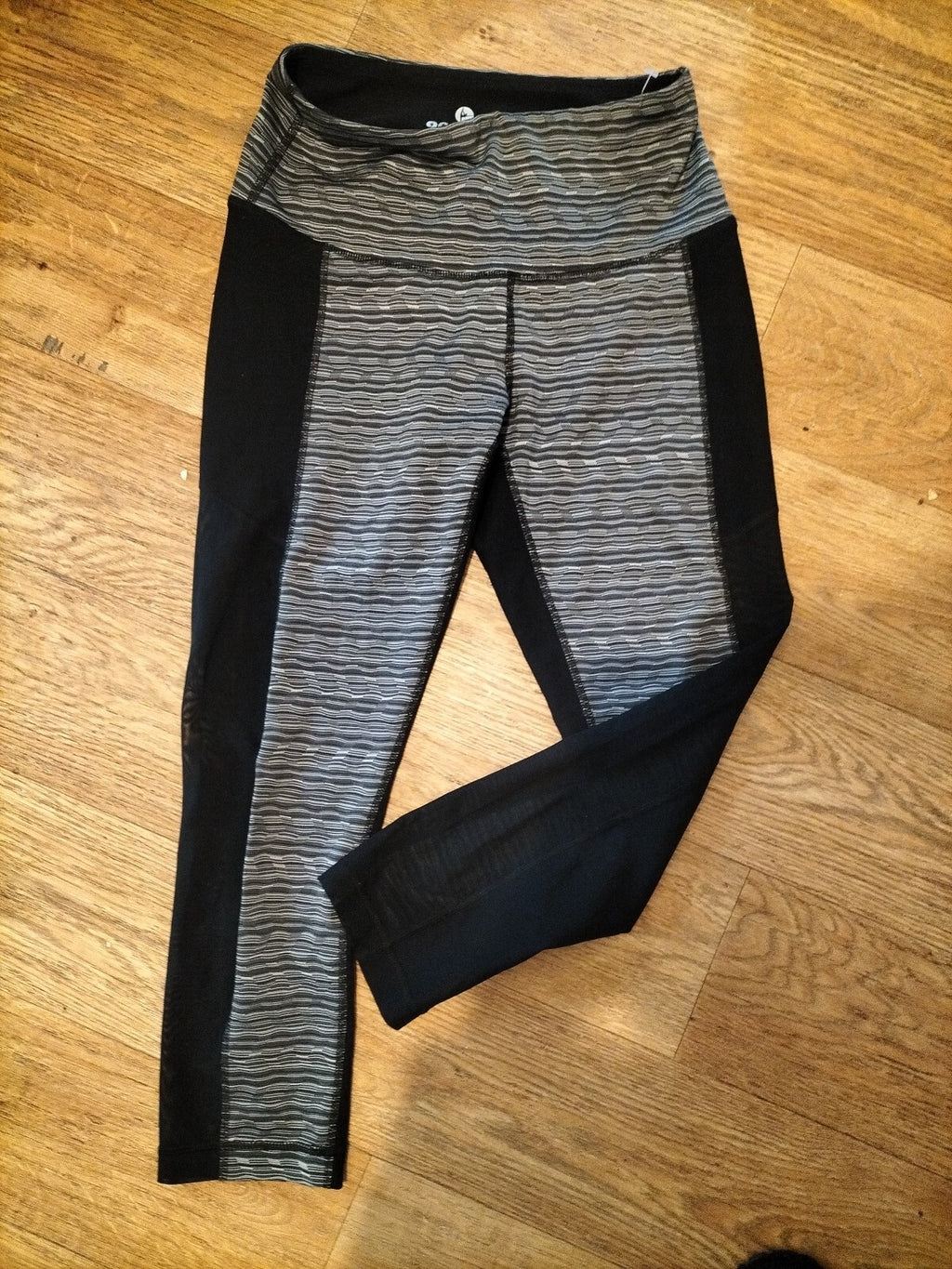 Ladies Reflex Small Grey And Black Cropped Leggings