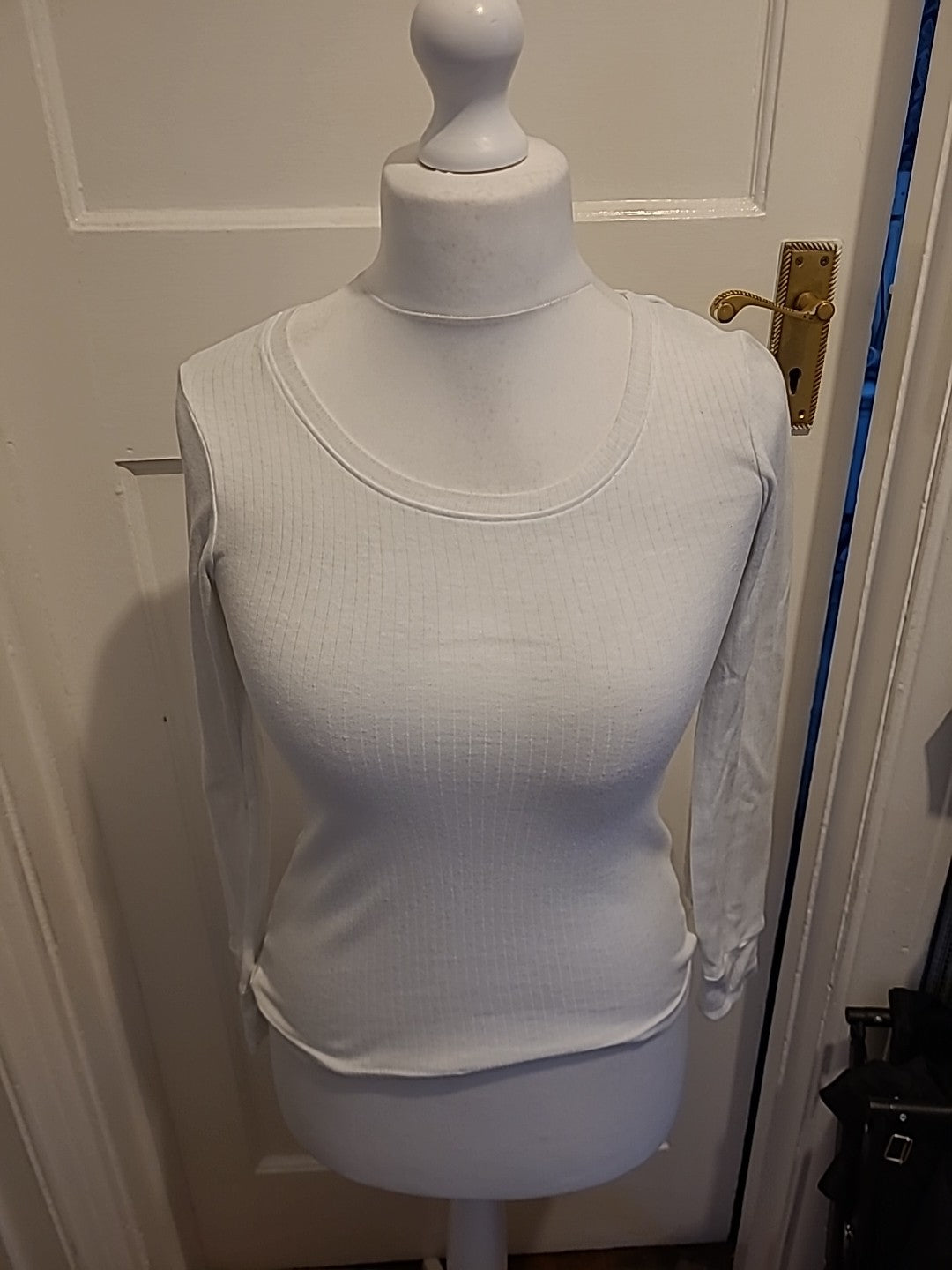 Ladies Peacock's Size 6-8 White Long Sleeve T-shirt