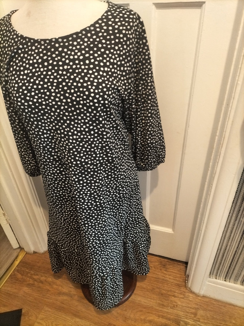 Ladies Tu Size 16 Black/White Spotted Mid Sleeved Dress