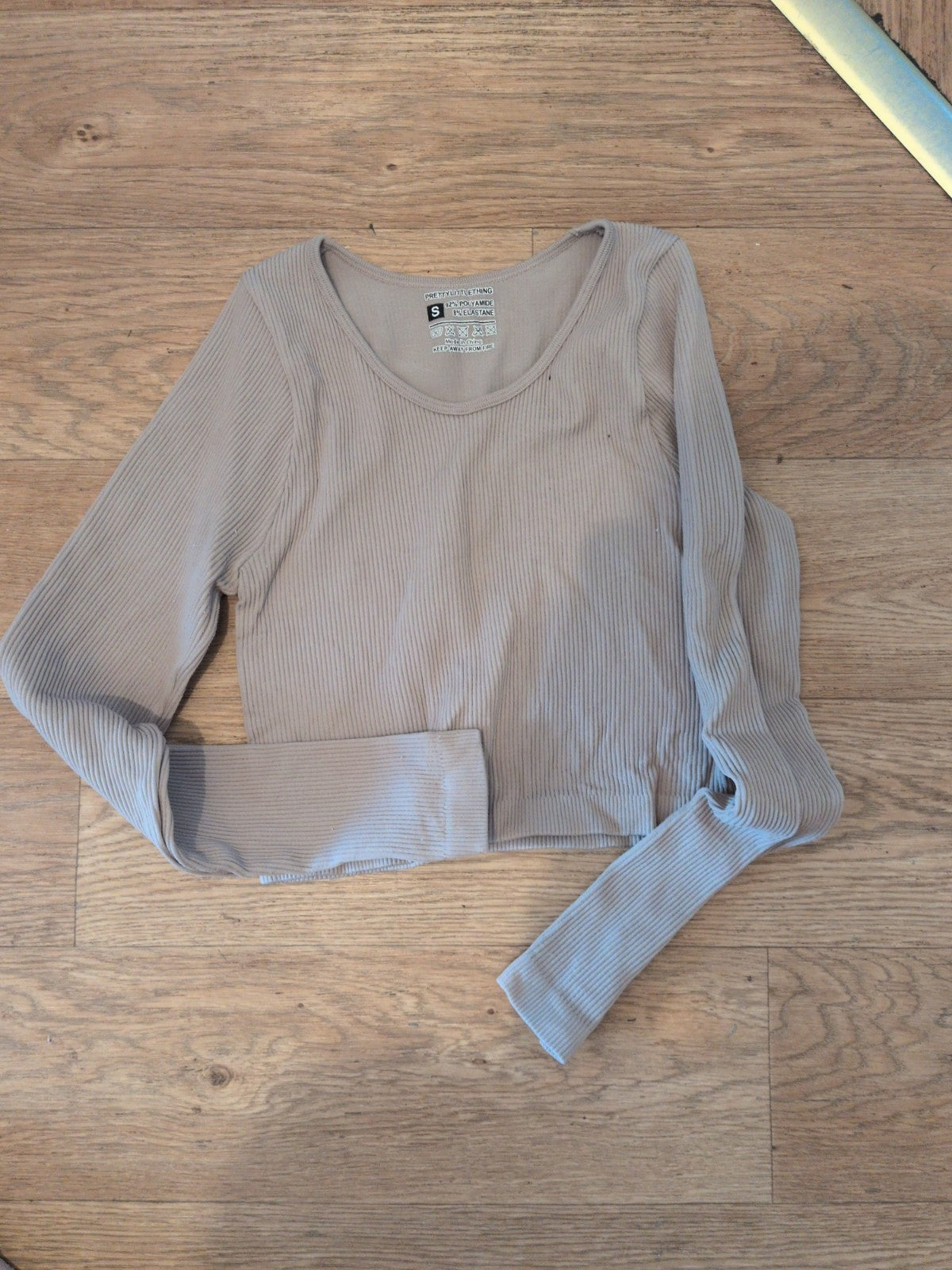 Prettylittlething Small Beige Rib Long Sleeve T-shirt