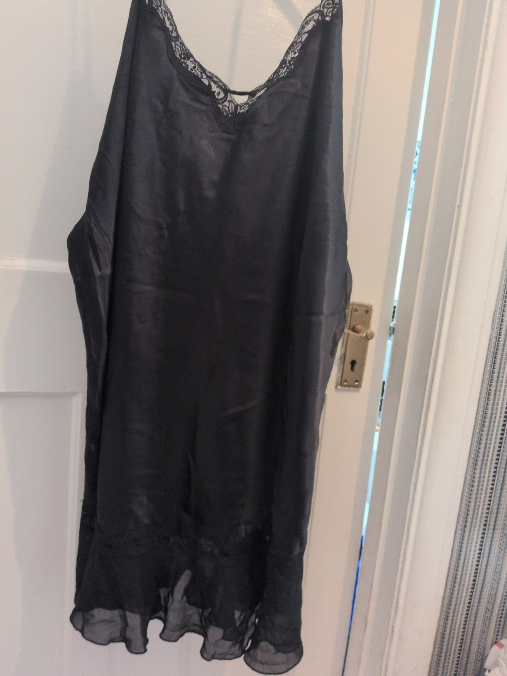 Evans 26/28 Black Sleeveless Satin Style Pyjama Top