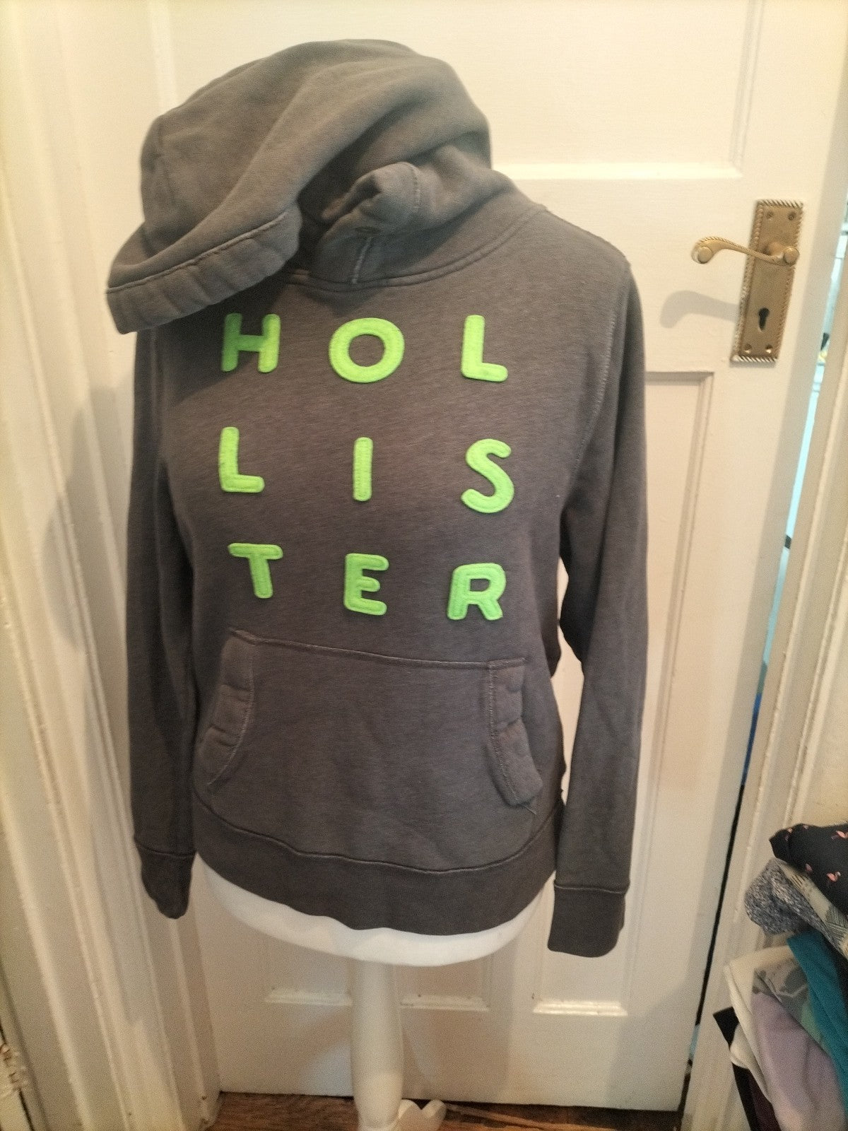 Hollister Large Grey Long Sleeve Pullover Hoodie