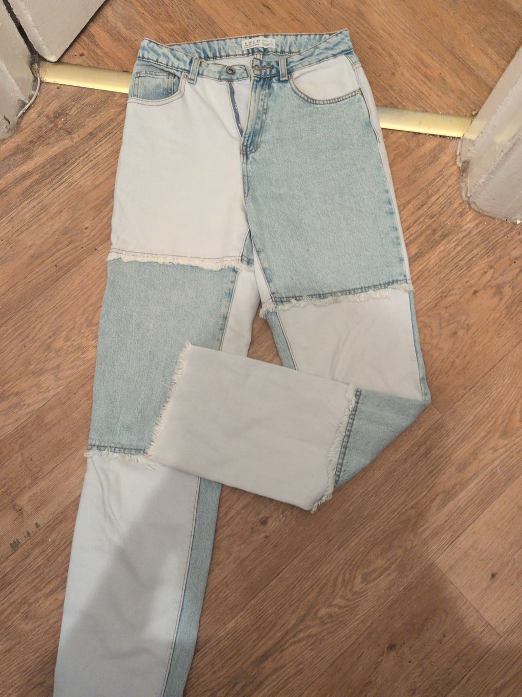Ladies Denim And Co Size 8 Blue Toned Straight Jeans
