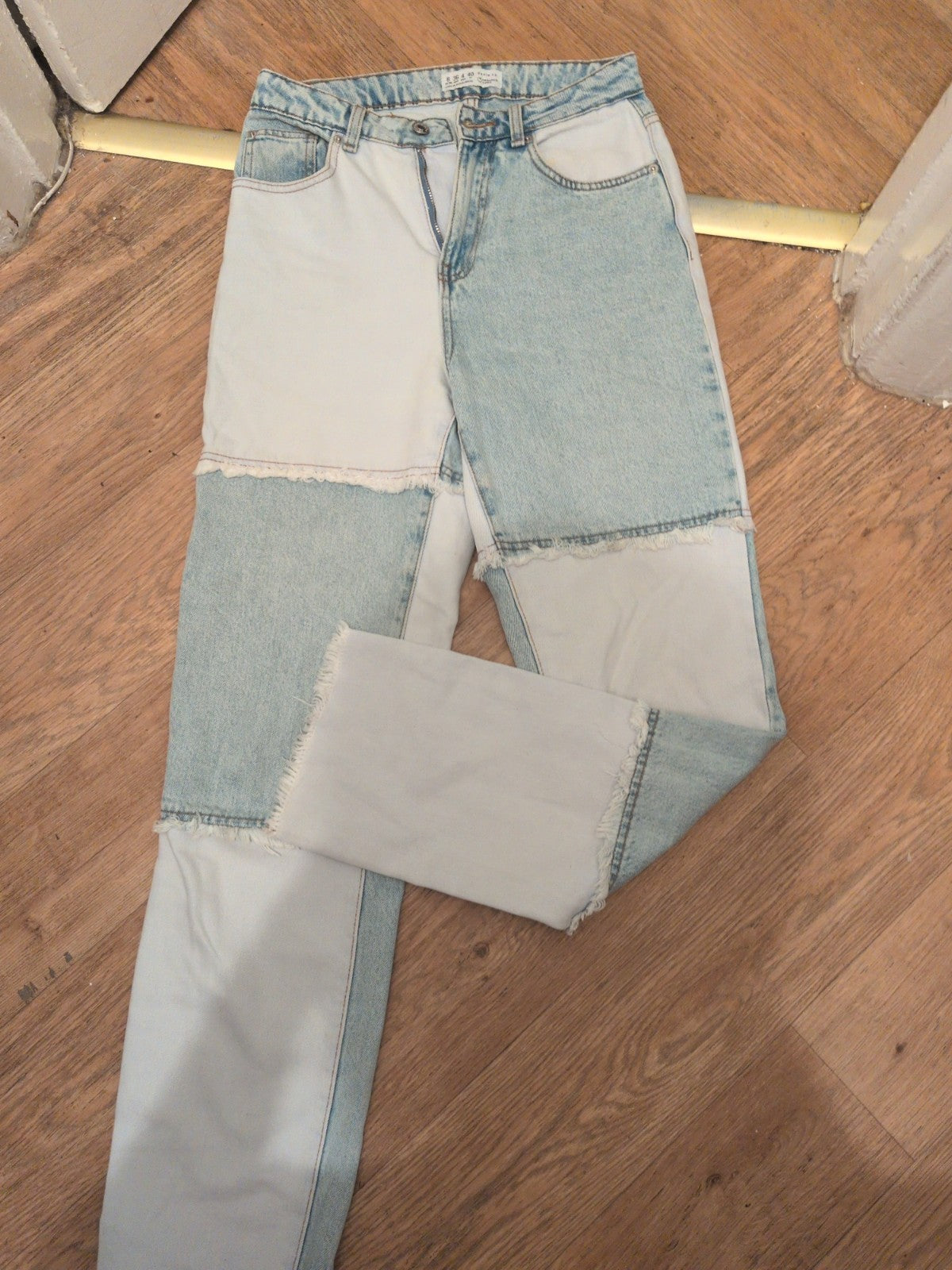 Ladies Denim And Co Size 8 Blue Toned Straight Jeans