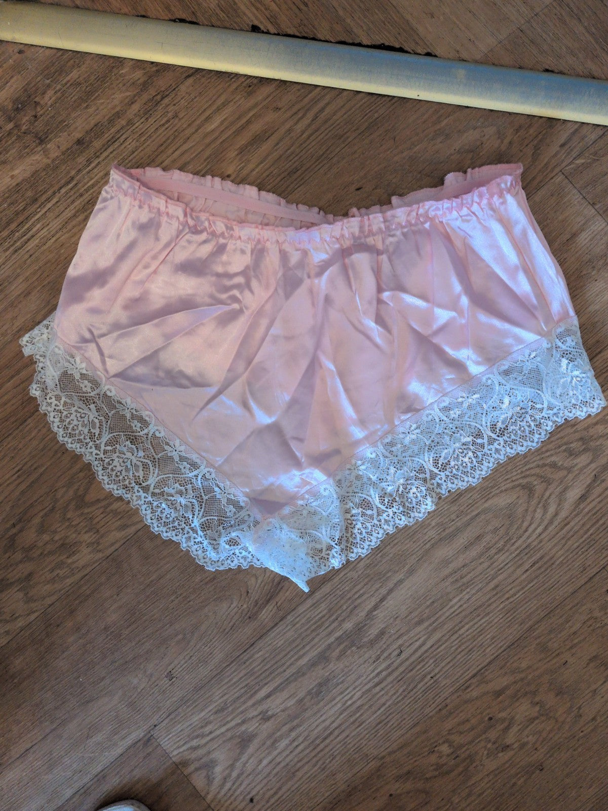 XL Pink And White Satin Pyjama Set