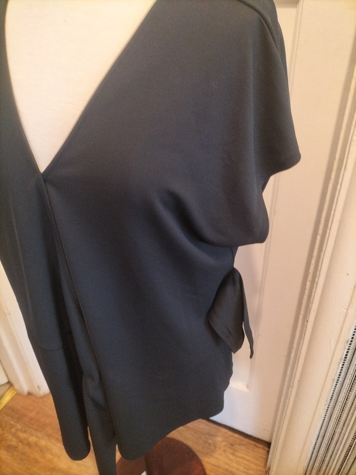 Ladies Marks And Spencer Size Medium Black V Neck Sleeveless Middle Pleat Blouse