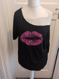 Ladies Size 5XL Black With Pink Lips T-shirt Short Sleeve