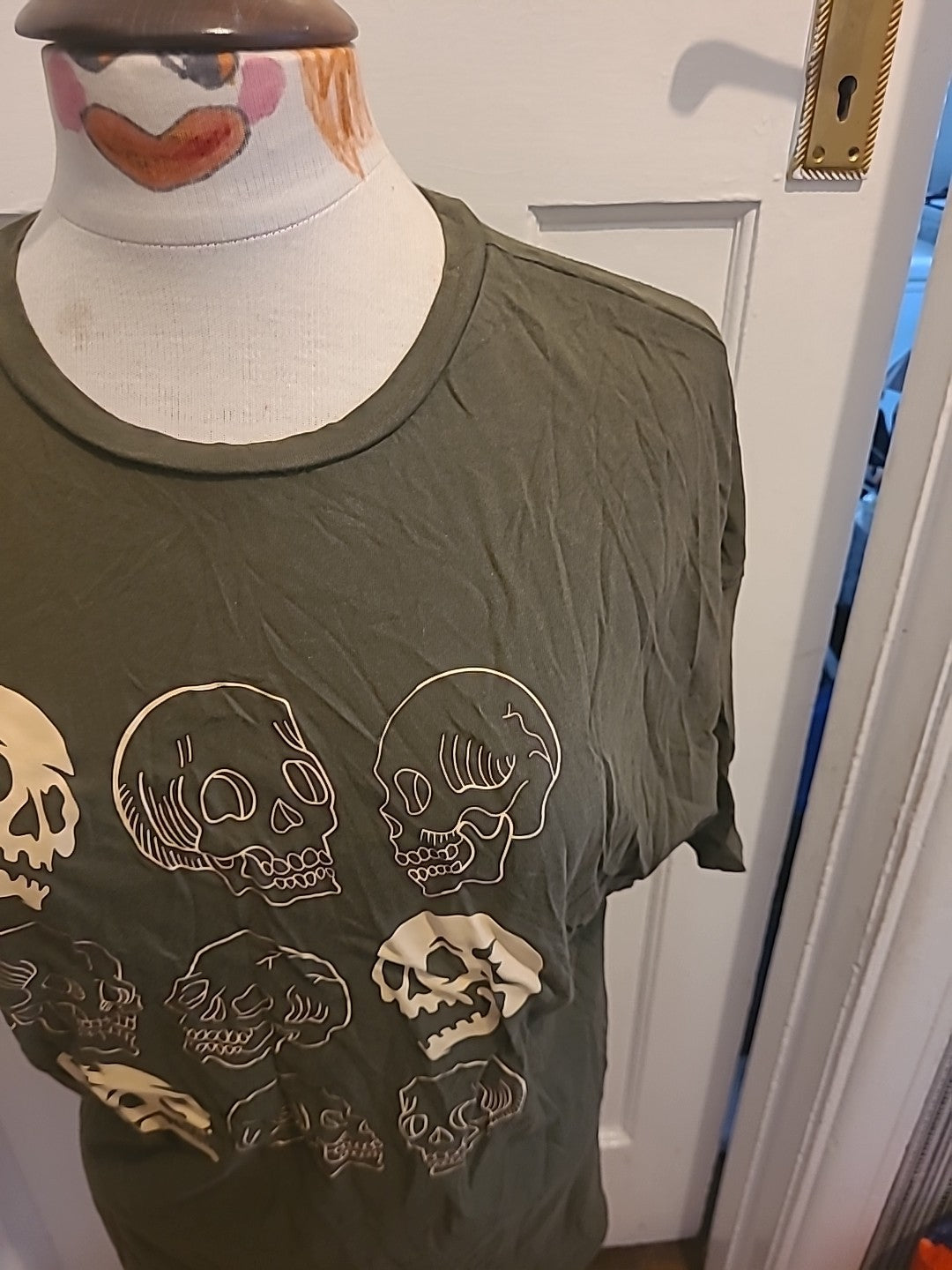 Mens Shein Size Small Green Skull Short Sleeved Tshirt