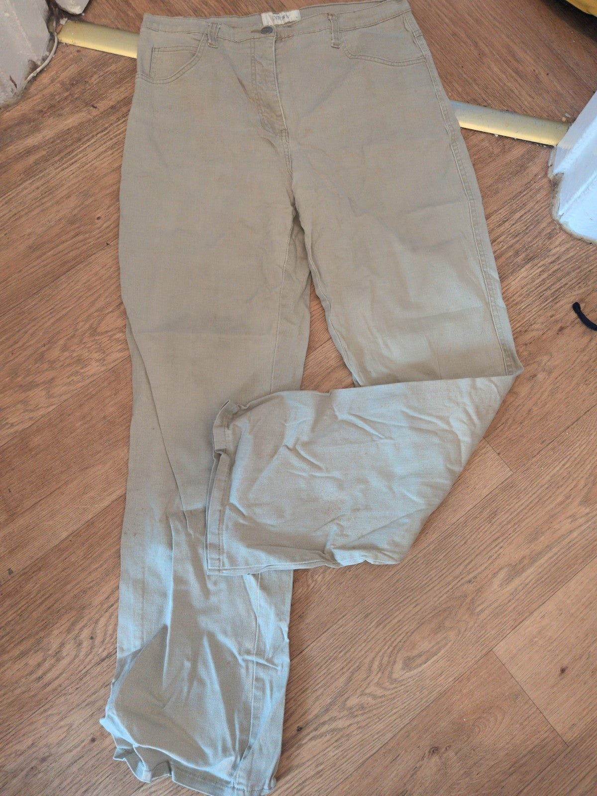 Intown EU 42 Beige Straight Jeans