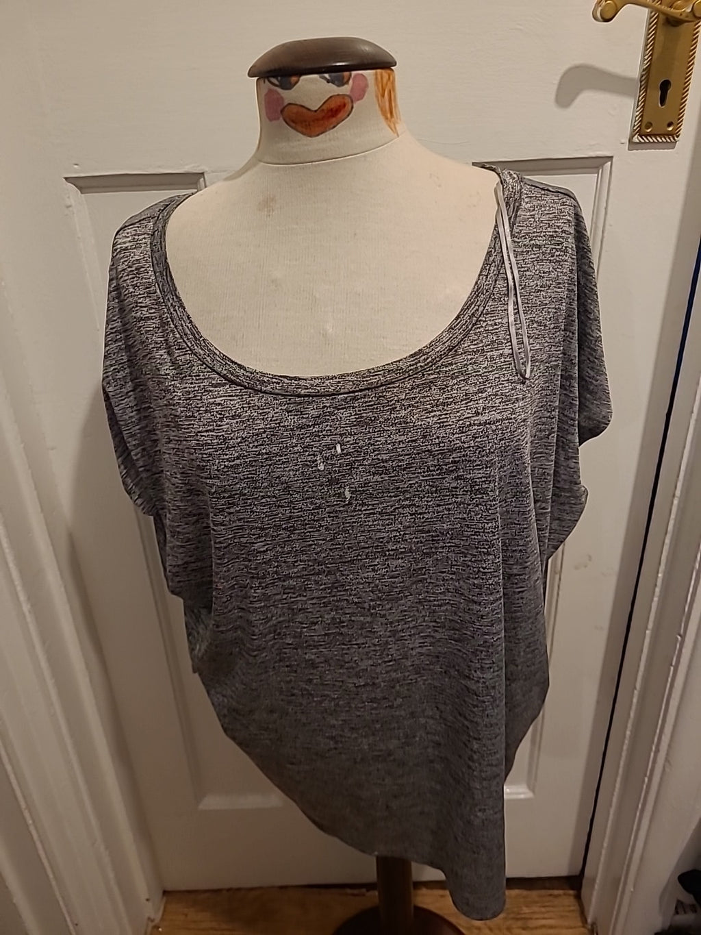 Ladies Souluxe Size XL Grey Fleck Short Sleeved Tshirt(Marks On Front)