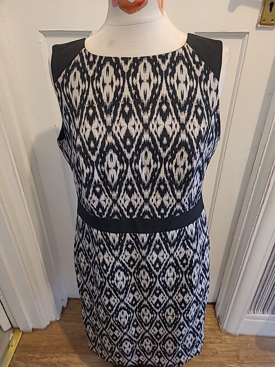 Ladies Bhs Size 16 Beige/Black Sleeveless Lined Dress