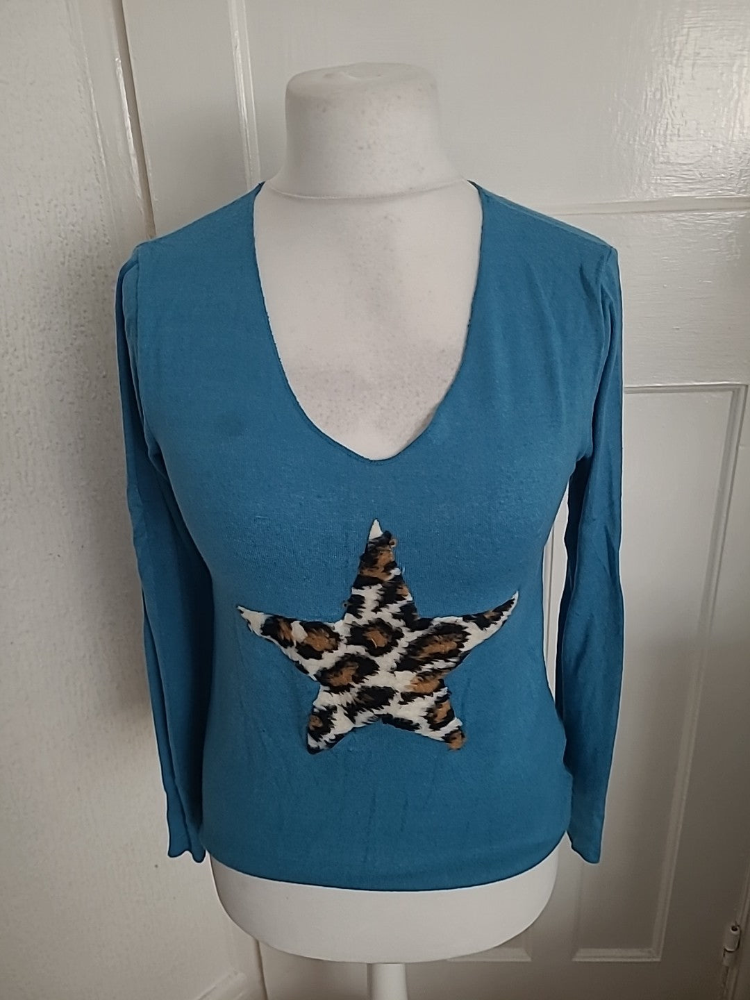 Ladies Size Large Blue Star V Neck Blouse Long Sleeved