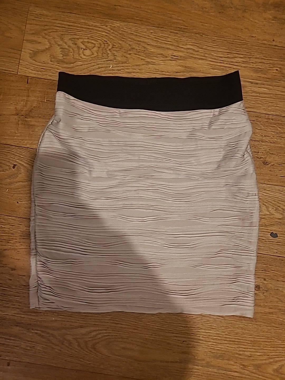 Ladies H&M Size 14 Beige Elasticated Pencil Skirt
