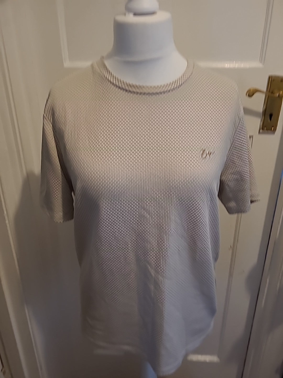 Mens Taylor&Wright Size Large Beige And White Patterned Short Sleeved Tshirt