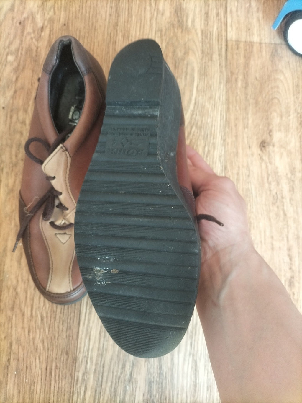 Ladies Rohde Size 4 Brown Tie Up Shoes