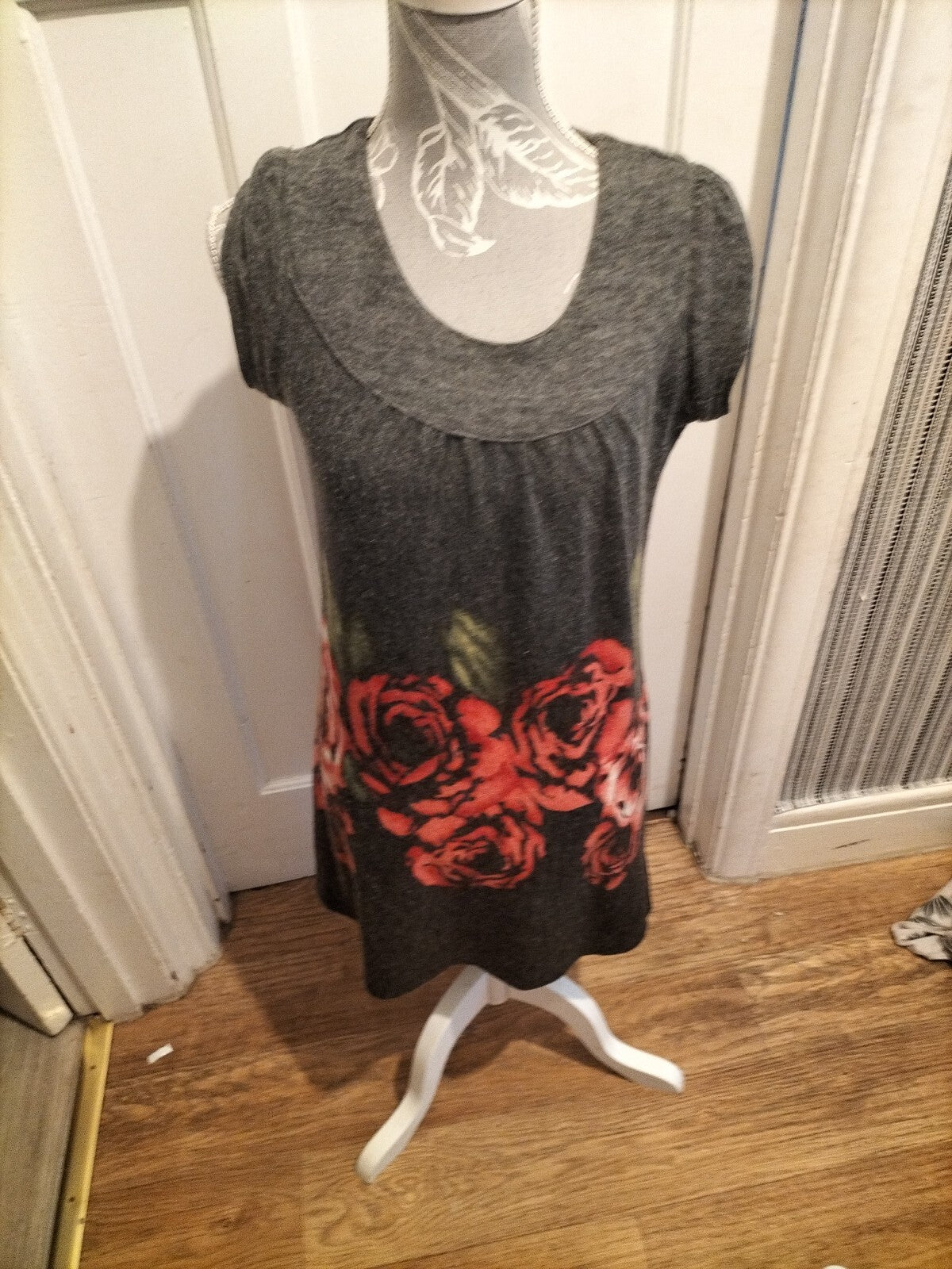 Ladies New Look Size 10 Grey Floral Short Sleeved Dress