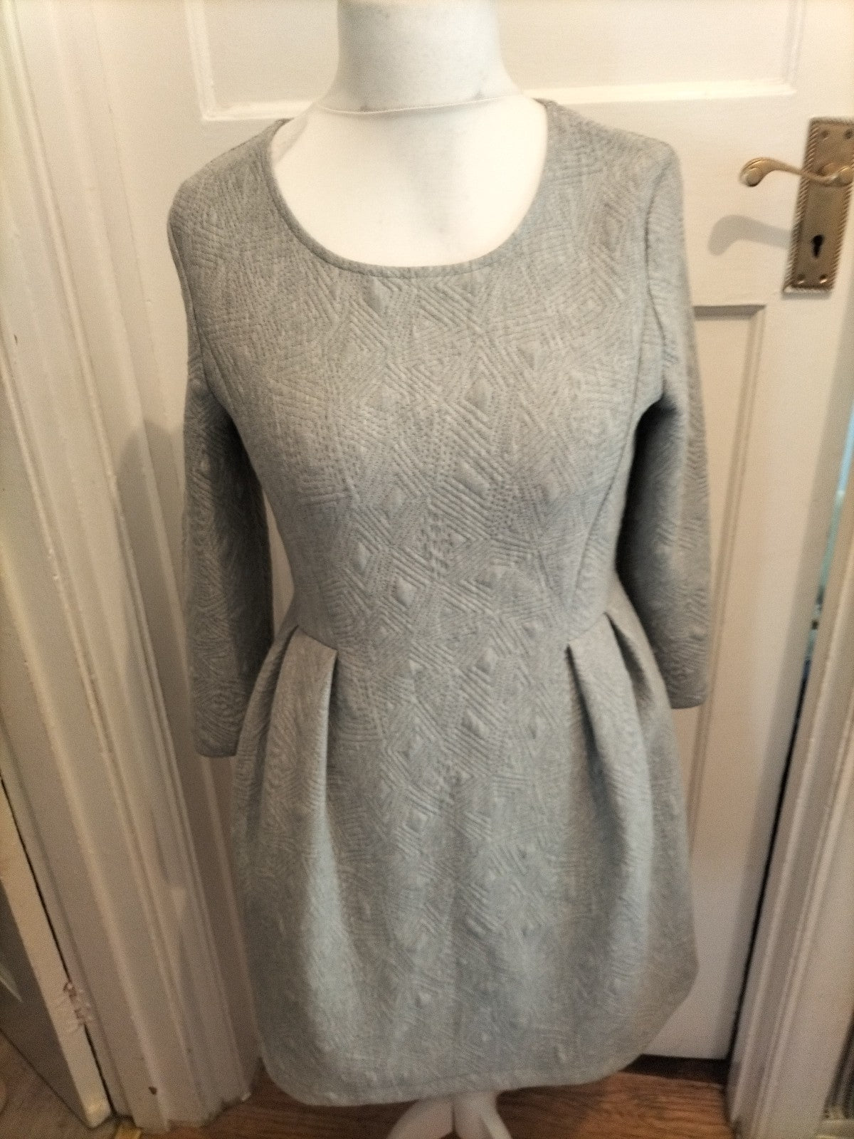 Ladies Great Plains Size M Grey 3/4 Sleeved Dress Patterned