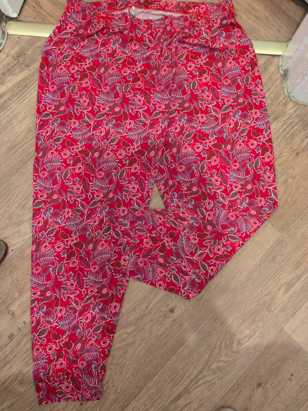XL Red Floral Patterning Elasticated Pyjama Bottoms