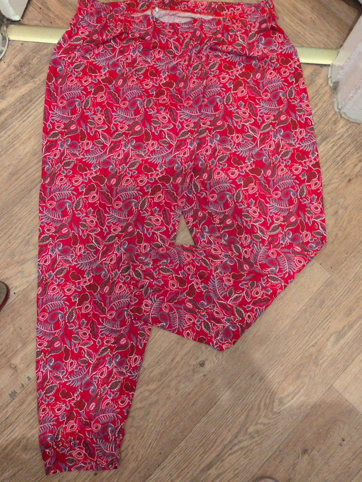 XL Red Floral Patterning Elasticated Pyjama Bottoms