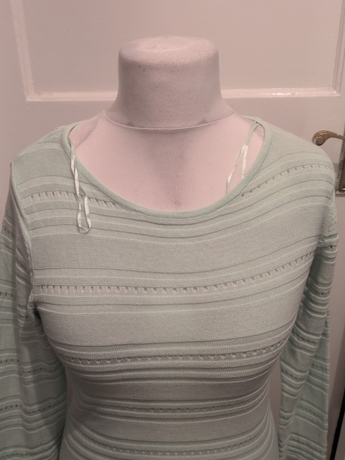Ladies Papaya Size 10 Pale Green Knit Style Long Sleeved Jumper