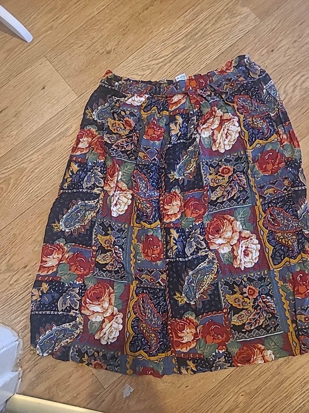Ladies C&A Size 12 Black Floral Elasticted Skirt