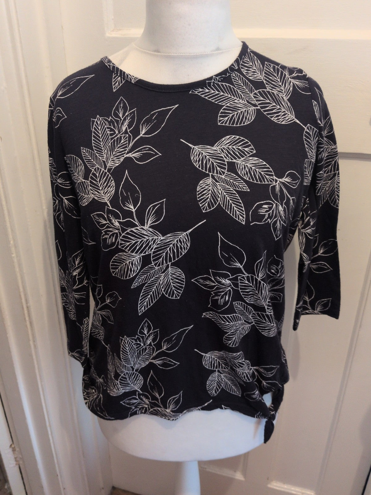Bonmarche 12 Navy With White Leaves 3/4 Sleeve Blouse