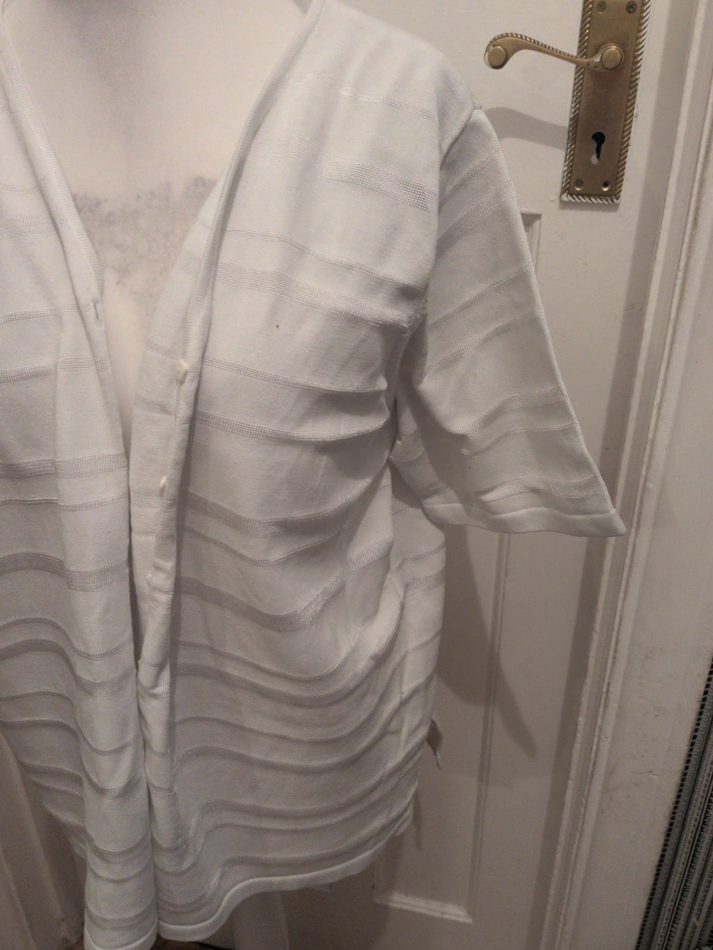 Evans 26/28 White Short Sleeve Buttoned Blouse(Hole Where Label Cut Out)