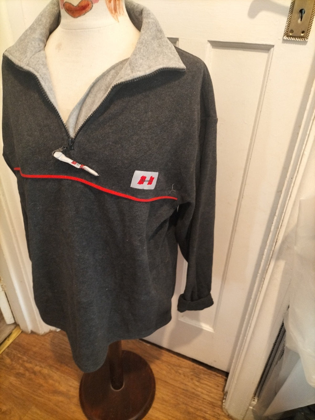 Ladies Winter Wonderland Size Medium Grey Pullover Jumper Austria