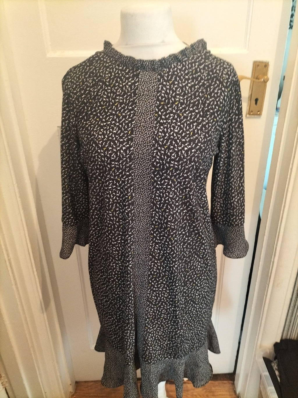 Ladies Next Size 12 Black White Yellow Dash Pattern 3/4 Sleeved Dress