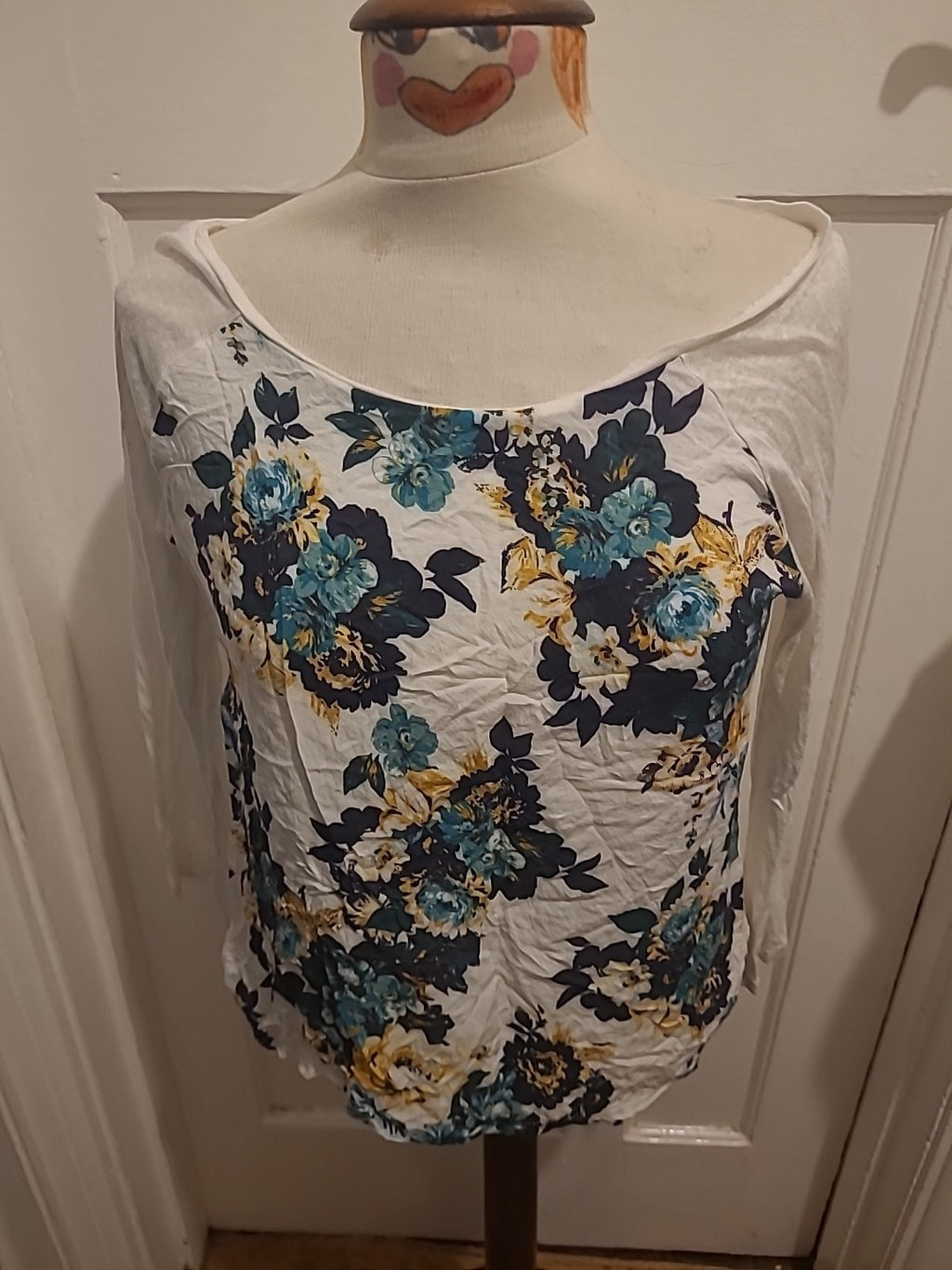 Ladies Laura Ashley Size 10 White Floral Long Sleeved Thin Top
