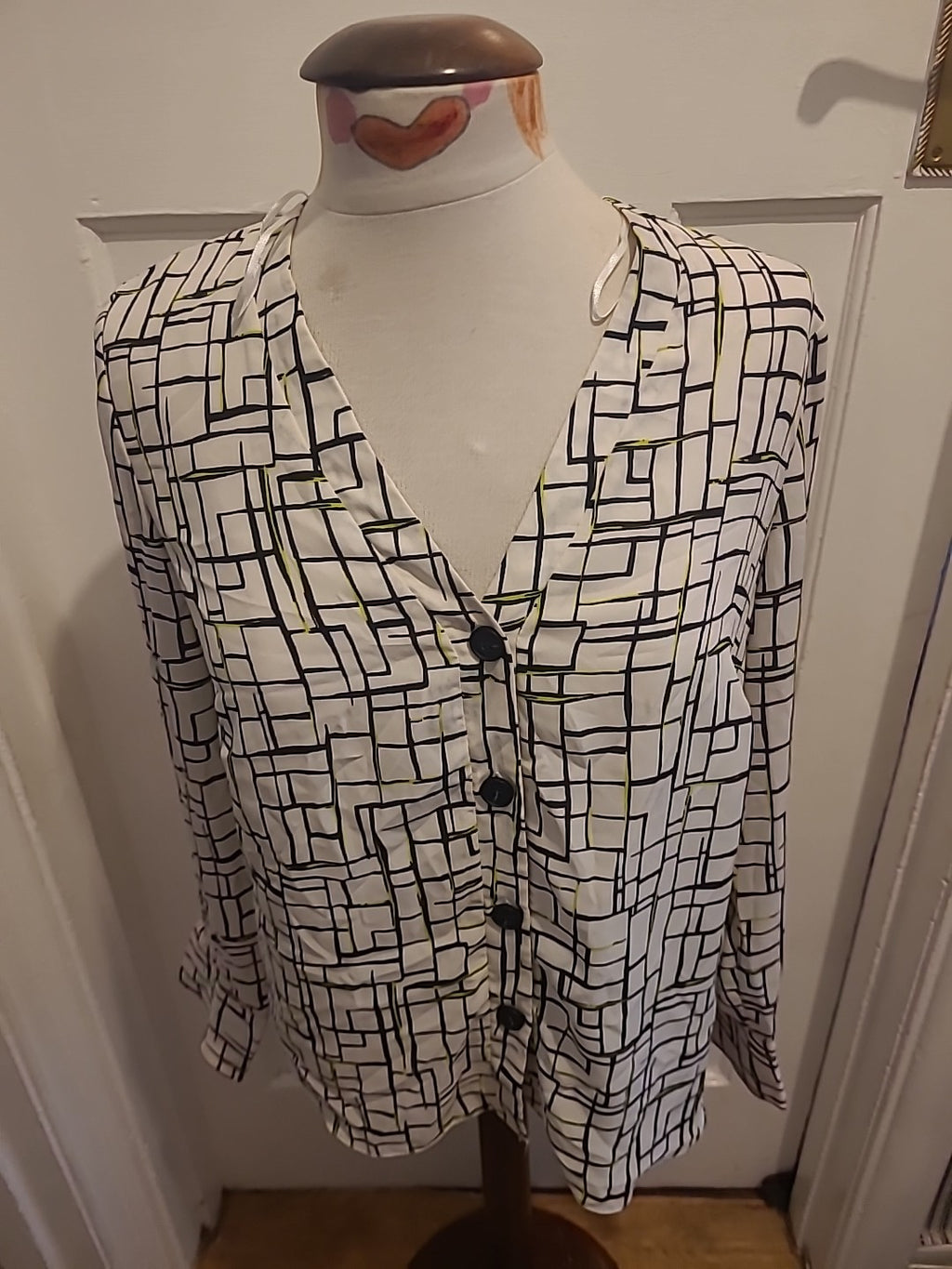 Ladies George Size 10 Black/Cream/Lime Patterned Long Sleeved Blouse