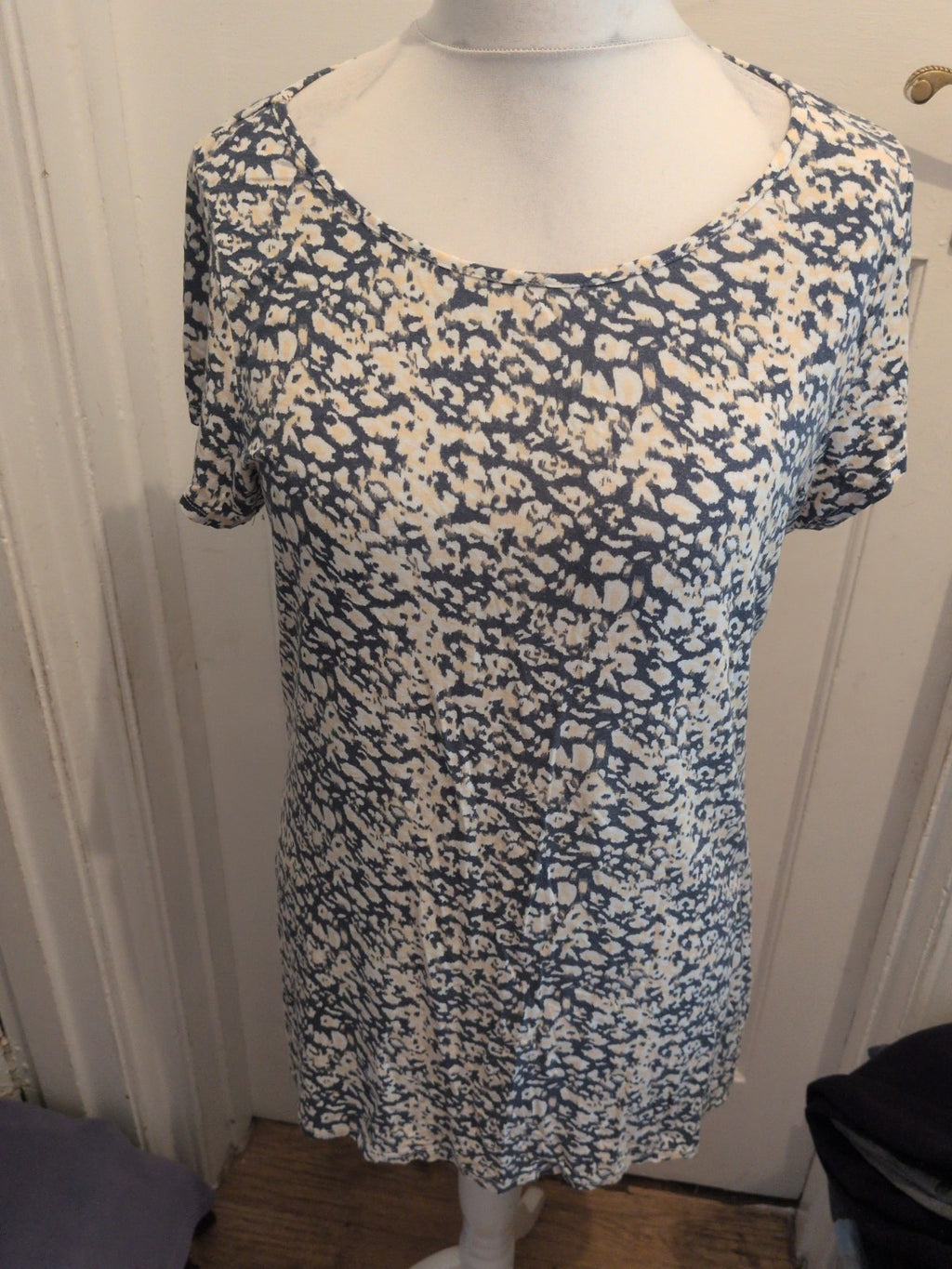 Store Twenty One 16 Navy And Cream Short Sleeve Blouse