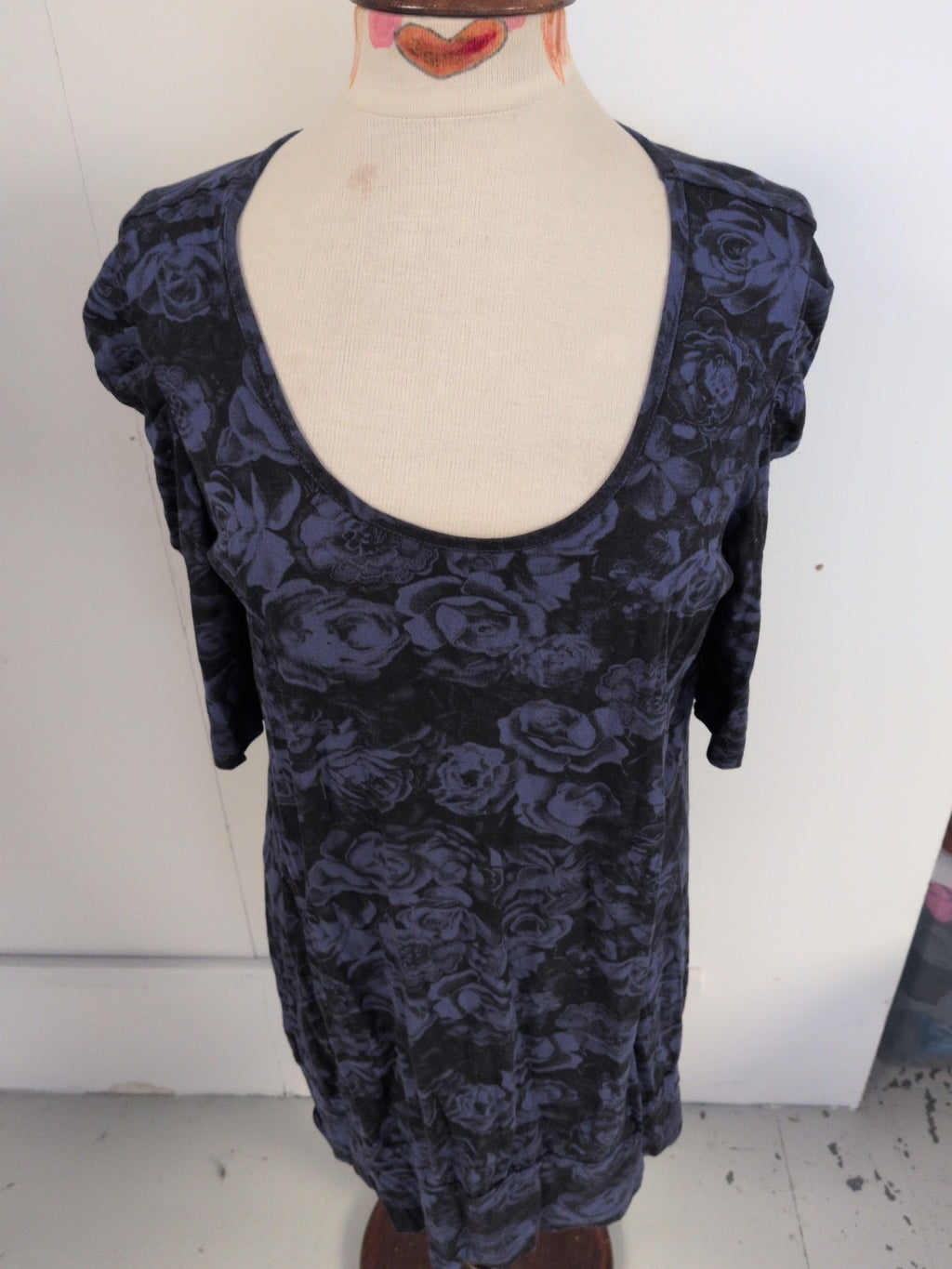 M/L Black And Navy Floral Round Neck Half Sleeve Dress