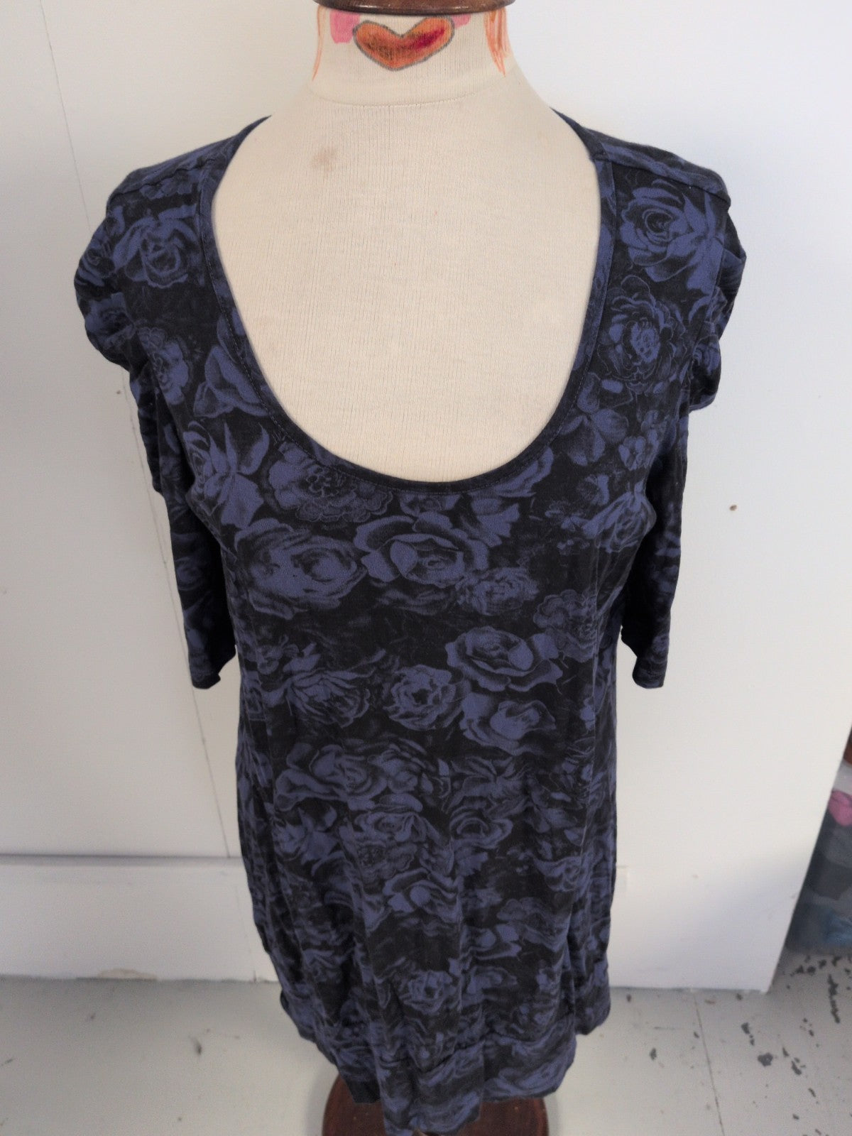M/L Black And Navy Floral Round Neck Half Sleeve Dress