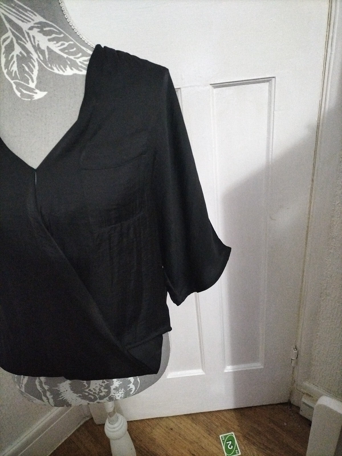 Ladies Unbranded Size 6 Black Short Sleeved Blouse
