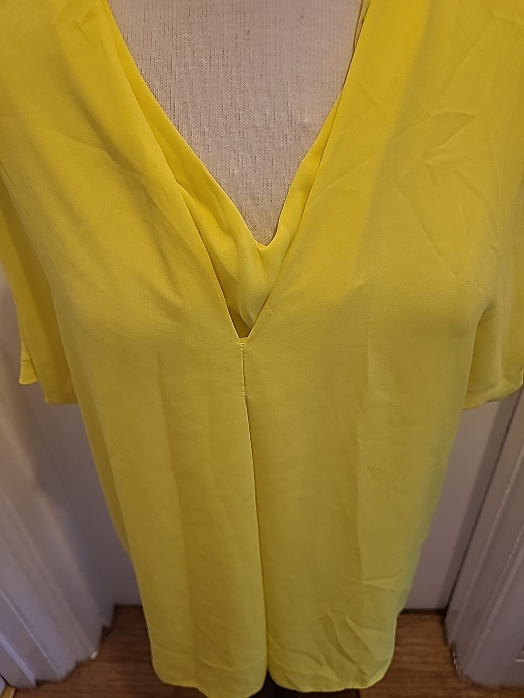 Ladies Tu Size 16 Bright Yellow V Neck Blouse