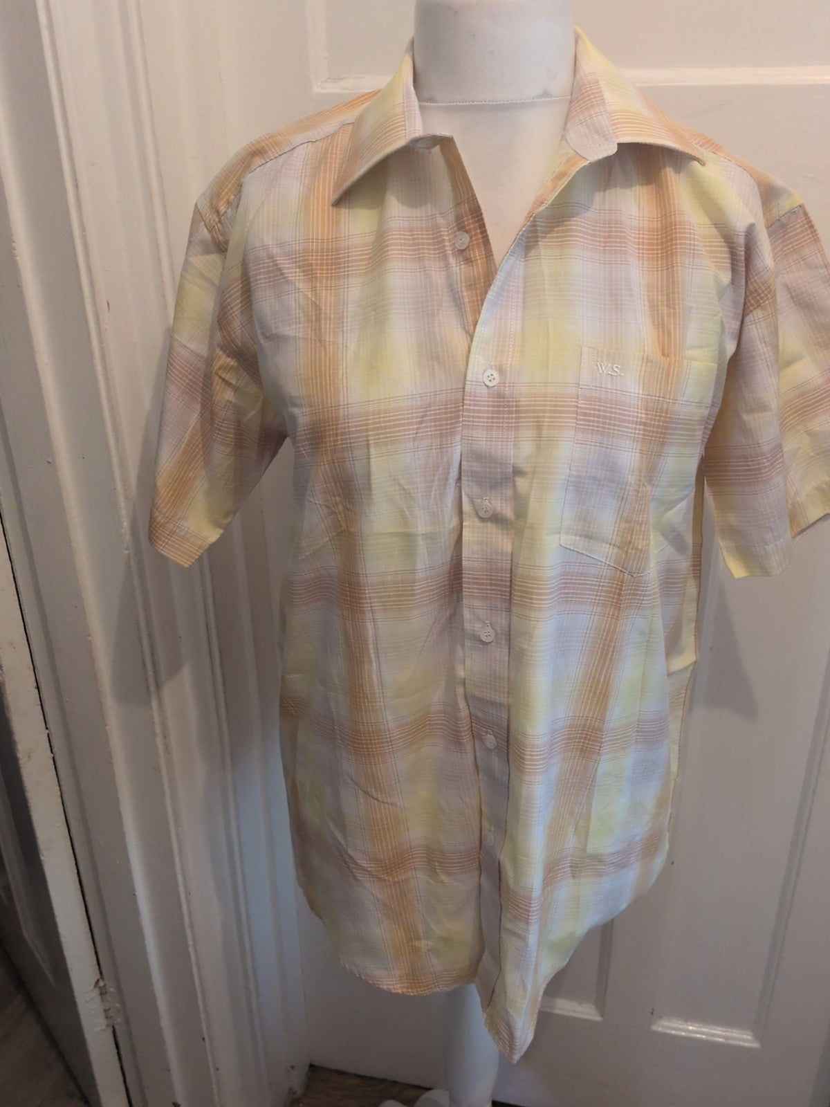 Willerby Smith 16" Yellow And Orange Short Sleeve Shirt