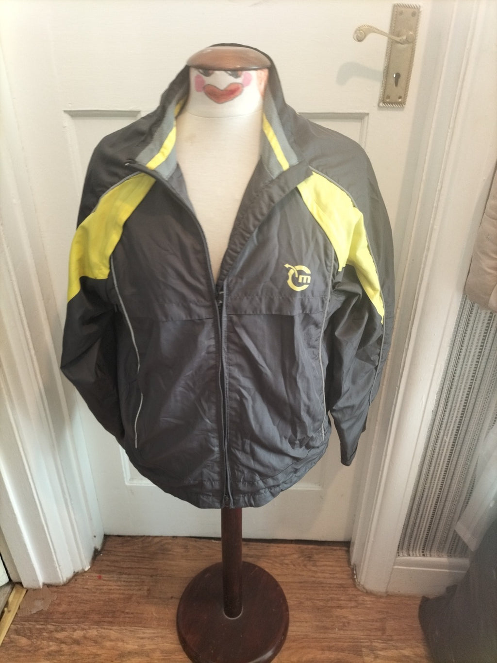 Mens Movement Size 38R Grey And Yellow Mesh Lined Zip Through Jacket