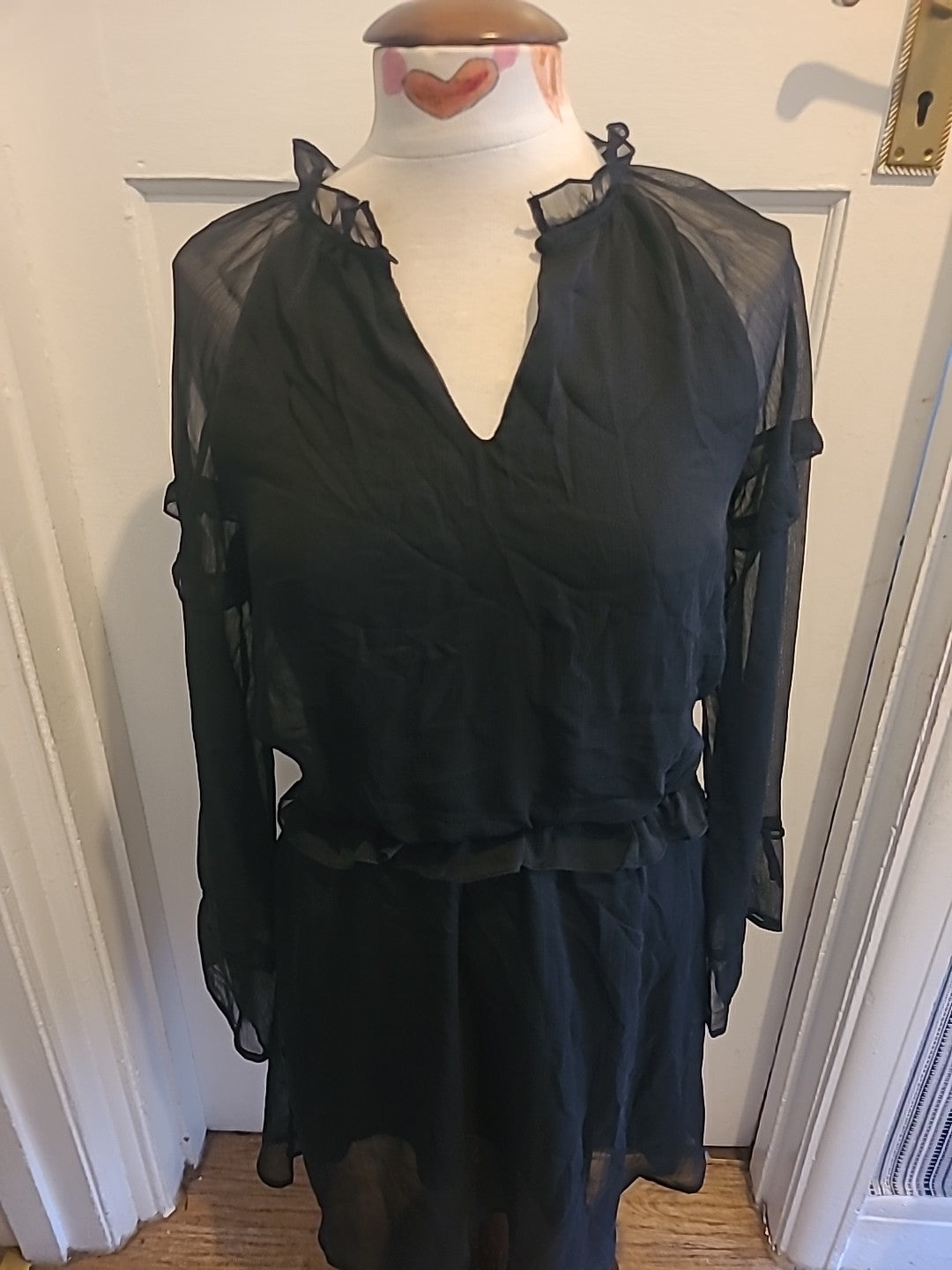 Ladies Pieces Size Medium Black Long Sleeved Lined Dress