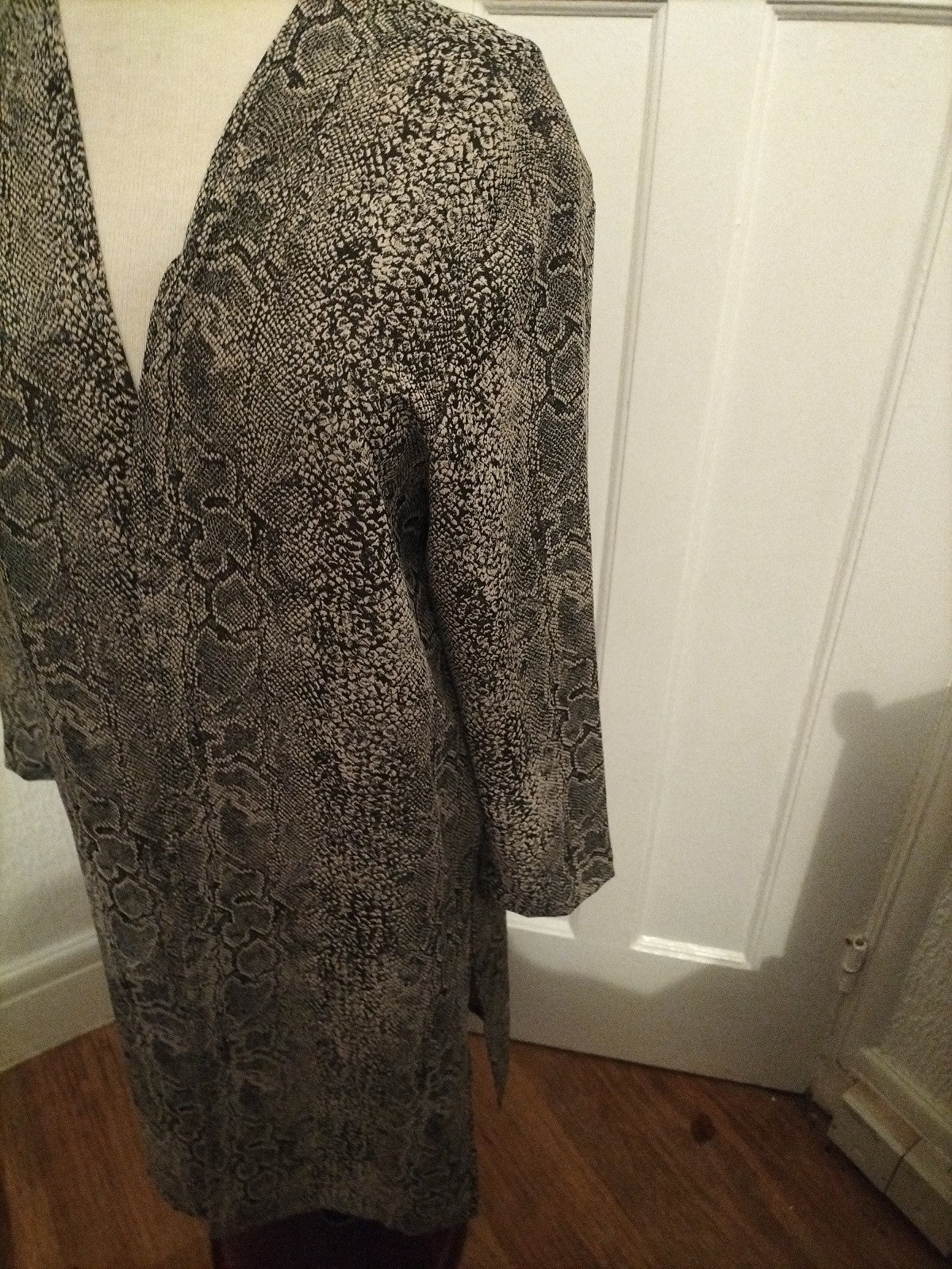 Ladies Official Size 16 Black/Grey/White Split Hem Cardigan