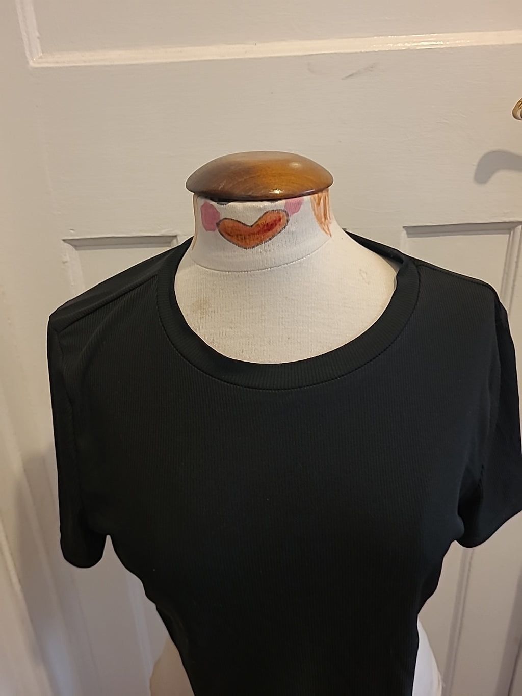Ladies Yozy Size XL Black Short Sleeved Tshirt