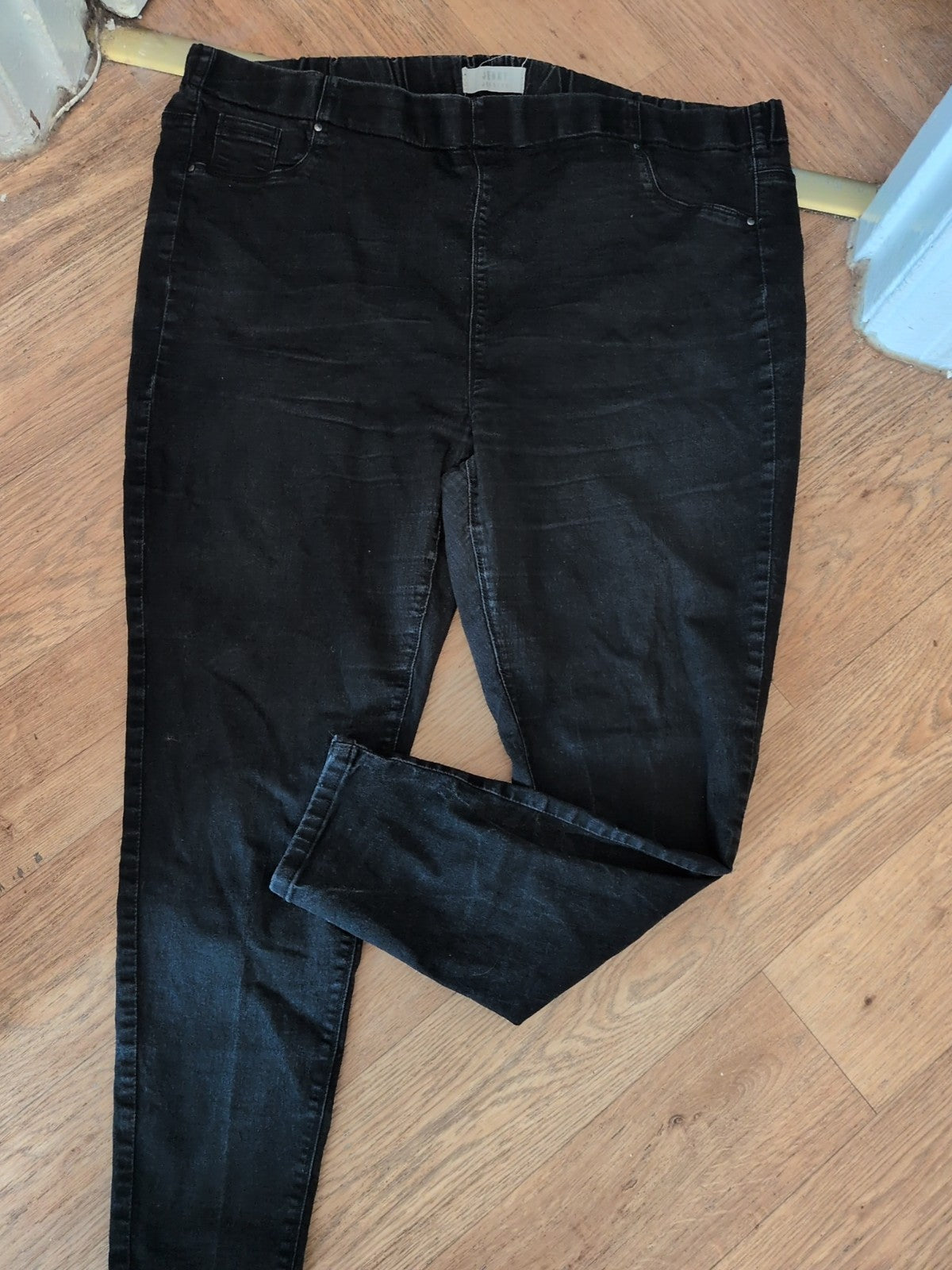 Yours 28 Black "Jenny" Jegging