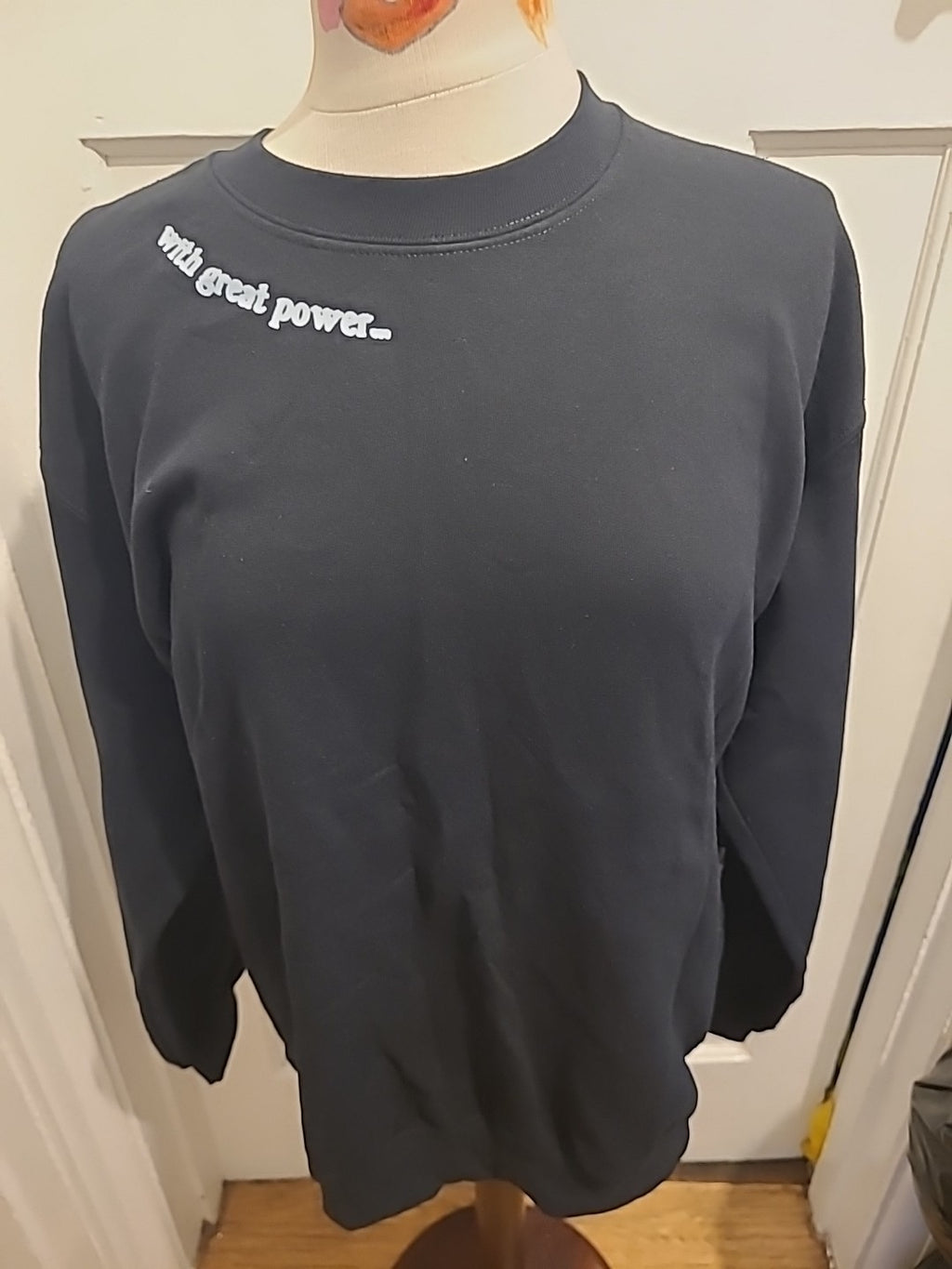 Mens Gildan Size Medium Black Long Sleeved Pullover Sweatshirt