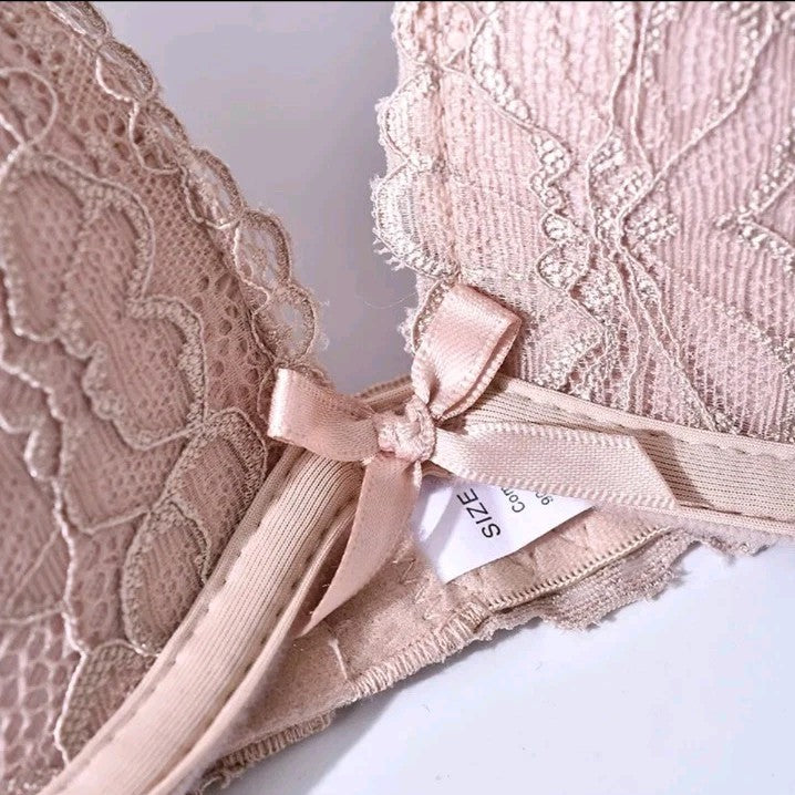 Brand new ladies TorbayClothingCo beige floral lace padded adjustable wired bra