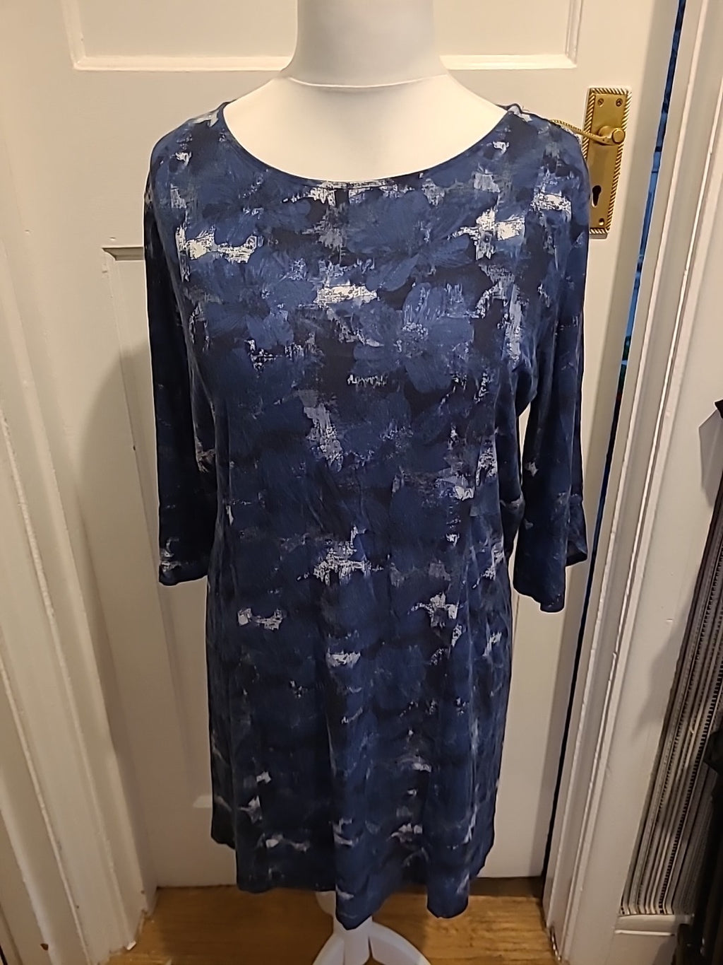 Ladies Thought Size 14 Navy Floral Mid Sleeved Dress